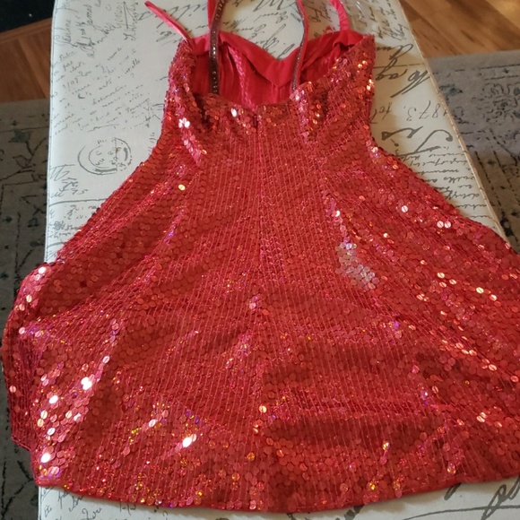 Dress - Picture 3 of 6